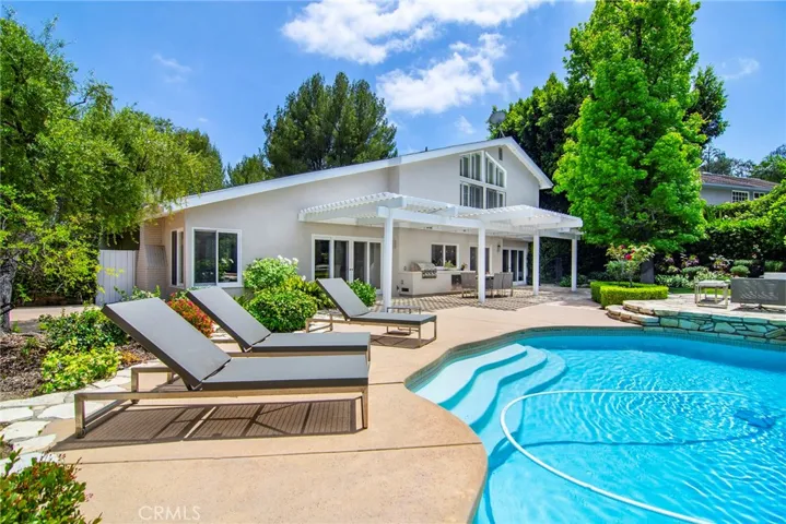 3861 Braewood Court, Tarzana, California 91356
