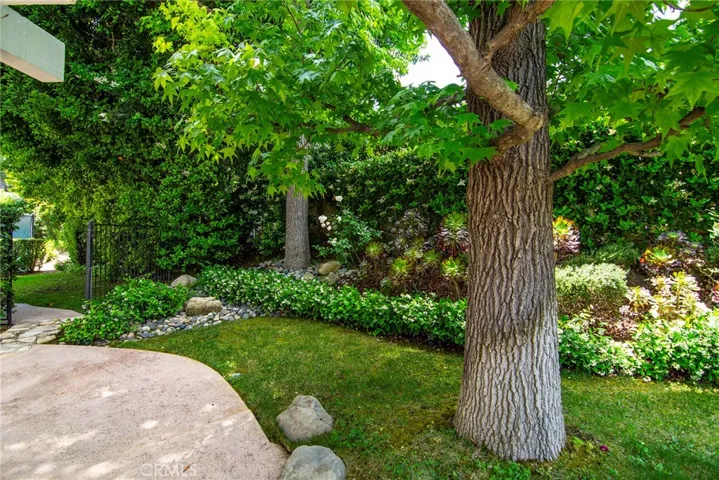 3861 Braewood Court, Tarzana, California 91356