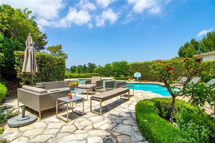 3861 Braewood Court, Tarzana, California 91356