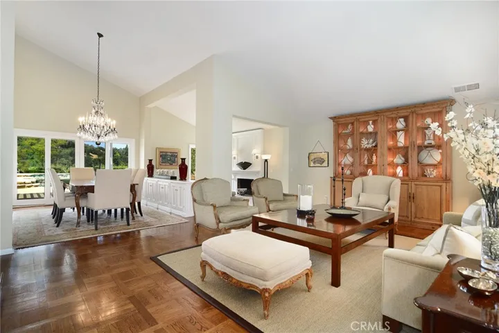 3861 Braewood Court, Tarzana, California 91356