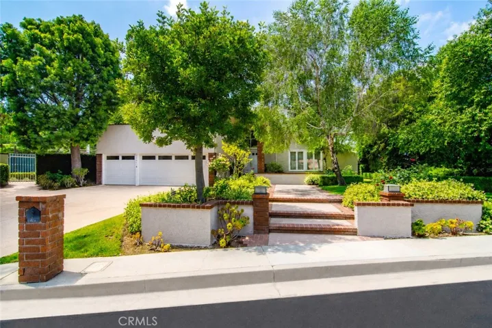 3861 Braewood Court, Tarzana, California 91356