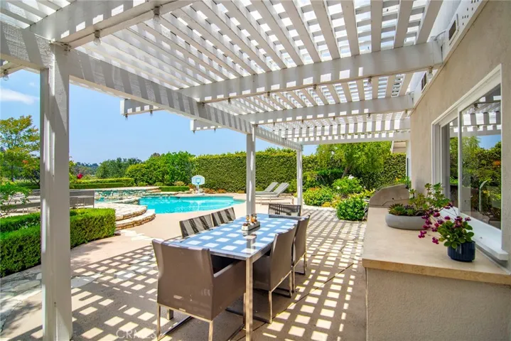 3861 Braewood Court, Tarzana, California 91356