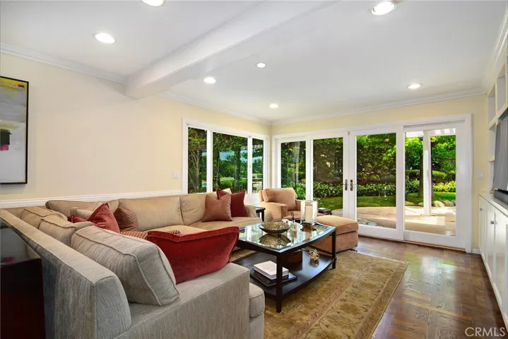 3861 Braewood Court, Tarzana, California 91356
