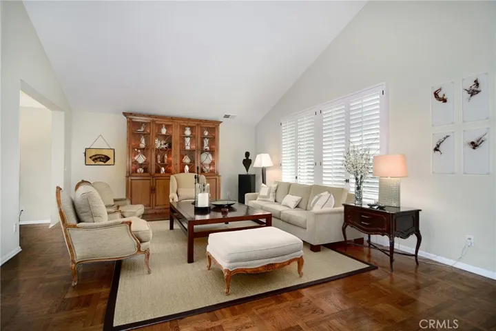 3861 Braewood Court, Tarzana, California 91356