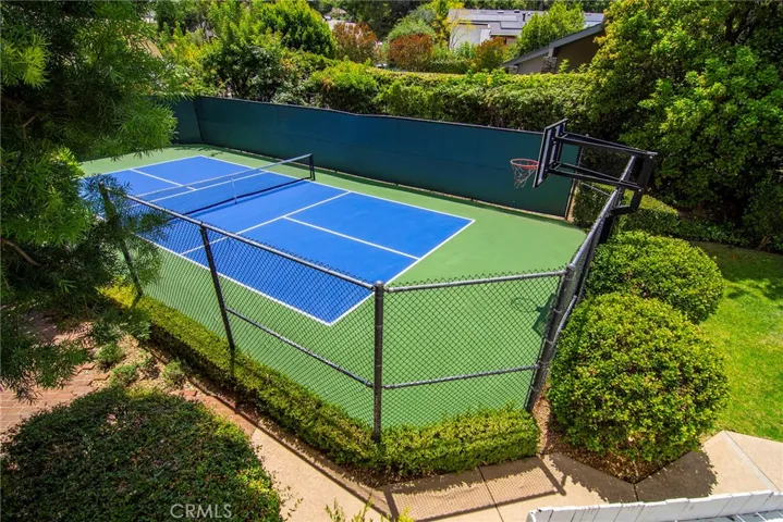 3861 Braewood Court, Tarzana, California 91356