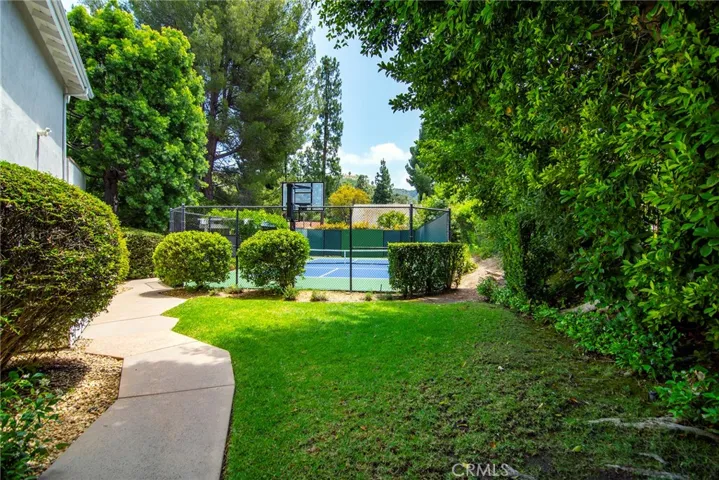 3861 Braewood Court, Tarzana, California 91356