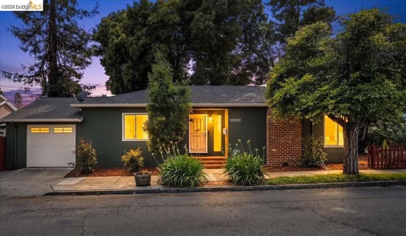 10809 Mcintyre St, Oakland, California 94605