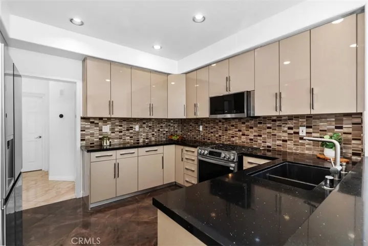 3 Haggerston Aisle, Irvine, California 92603