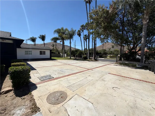 6754 Karen Lane, Jurupa Valley, California 92509