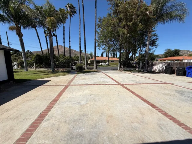 6754 Karen Lane, Jurupa Valley, California 92509