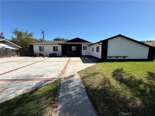 6754 Karen Lane, Jurupa Valley, California 92509