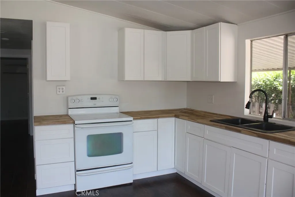 Cabinets & counter tops