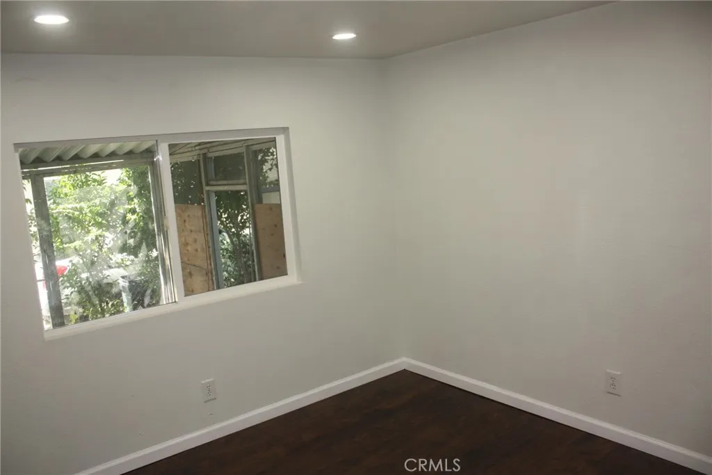 Nice reccessed lighting