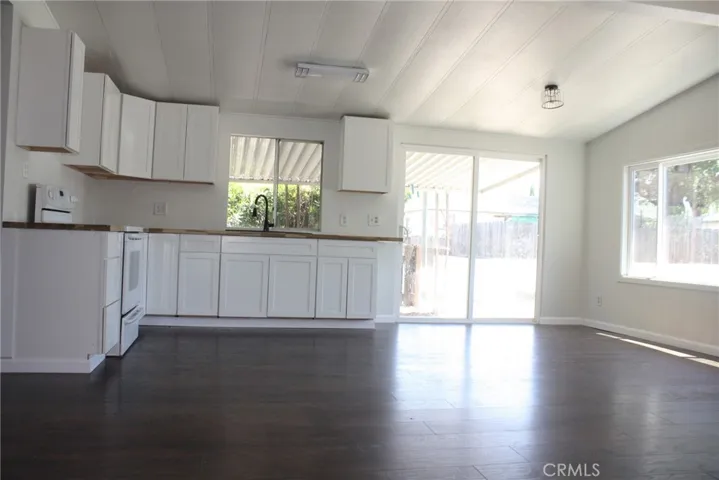 Big kitchen and family room