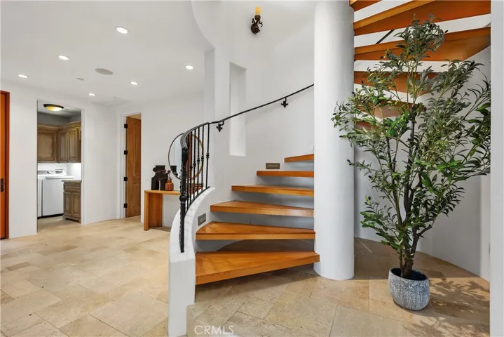 10 S La Senda, Laguna Beach, California 92651