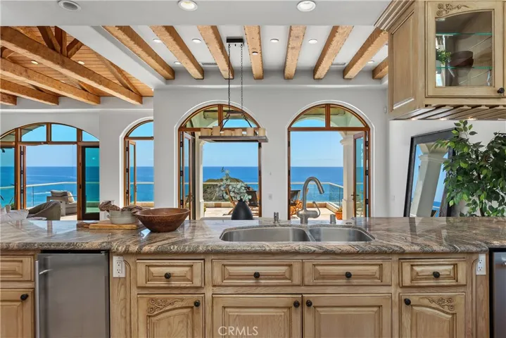 10 S La Senda, Laguna Beach, California 92651
