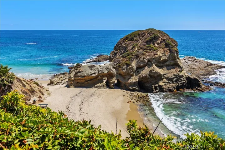 10 S La Senda, Laguna Beach, California 92651