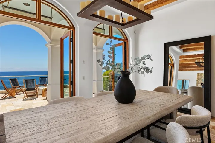 10 S La Senda, Laguna Beach, California 92651