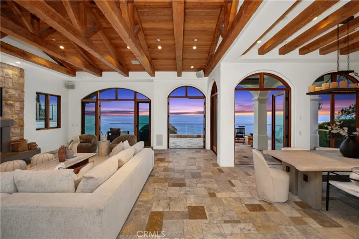 10 S La Senda, Laguna Beach, California 92651