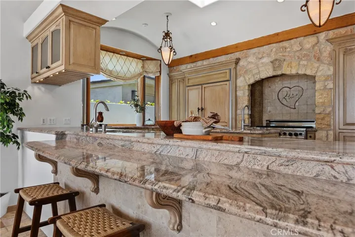 10 S La Senda, Laguna Beach, California 92651
