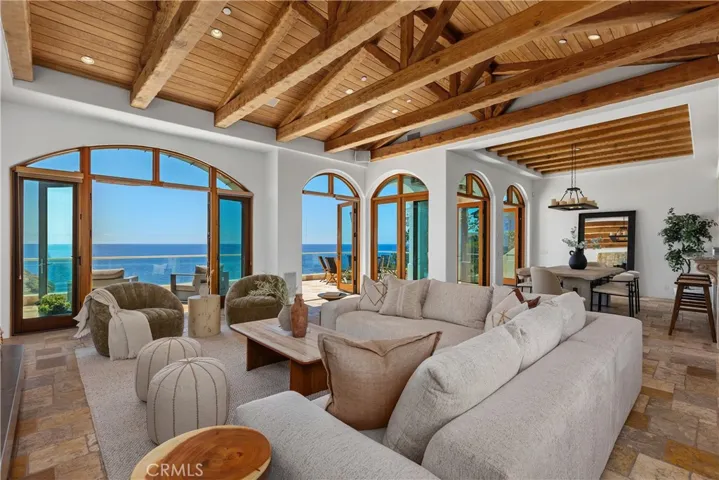 10 S La Senda, Laguna Beach, California 92651