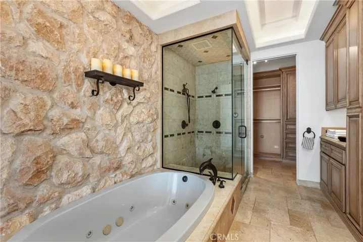 10 S La Senda, Laguna Beach, California 92651