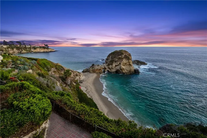 10 S La Senda, Laguna Beach, California 92651