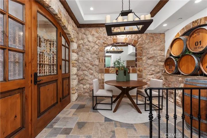 10 S La Senda, Laguna Beach, California 92651