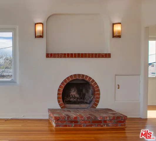 WOOD BURING FIREPLACE