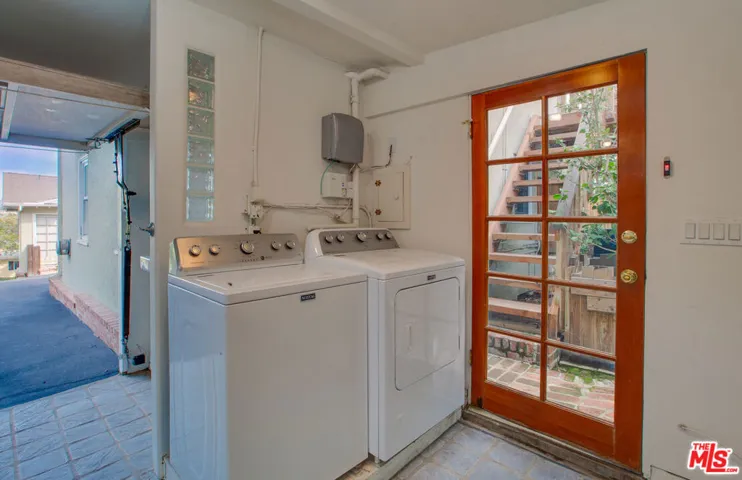 PRIVATE WASHER/DRYER