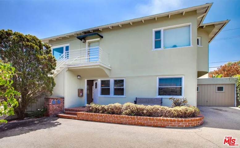 AMAZING PRIVATE LOCATION!