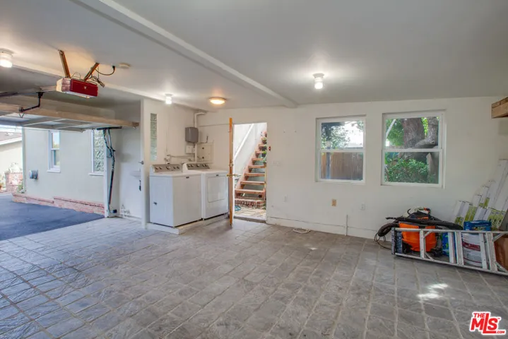 GARAGE OR OFFICE