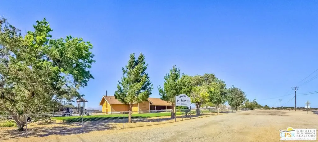 11446 Midway Avenue, Lucerne Valley, California 92356