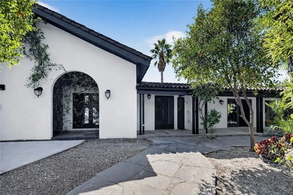 14720 Valerio, Van Nuys, California 91405 — photo 4
