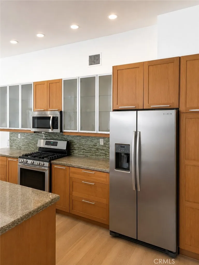 14720 Valerio, Van Nuys, California 91405 — photo 5