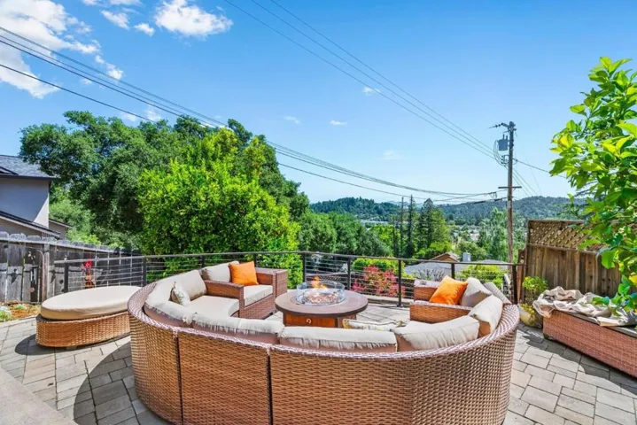 282 Twin Pines Drive, Scotts Valley, California 95066