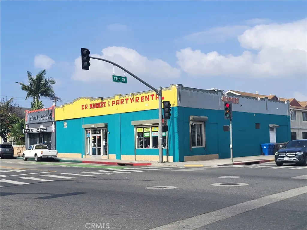 1631 Alamitos Ave