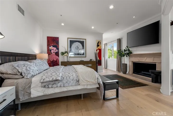 215 Poppy Avenue, Corona Del Mar, California 92625