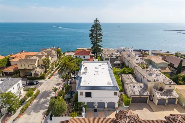 215 Poppy Avenue, Corona Del Mar, California 92625