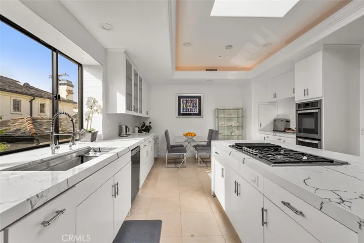 215 Poppy Avenue, Corona Del Mar, California 92625