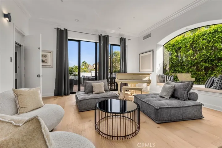 215 Poppy Avenue, Corona Del Mar, California 92625