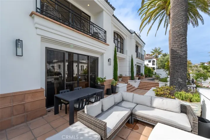 215 Poppy Avenue, Corona Del Mar, California 92625