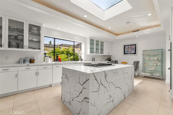 215 Poppy Avenue, Corona Del Mar, California 92625