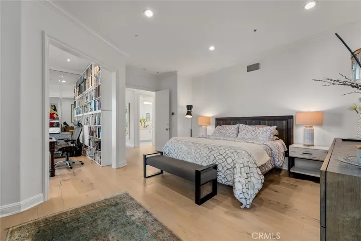 215 Poppy Avenue, Corona Del Mar, California 92625