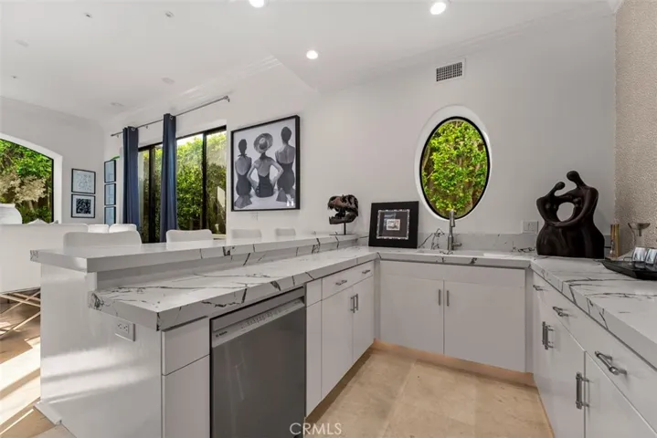 215 Poppy Avenue, Corona Del Mar, California 92625