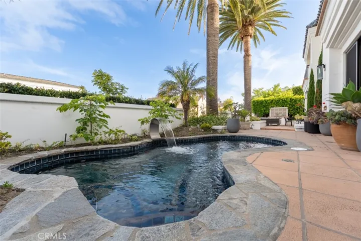 215 Poppy Avenue, Corona Del Mar, California 92625