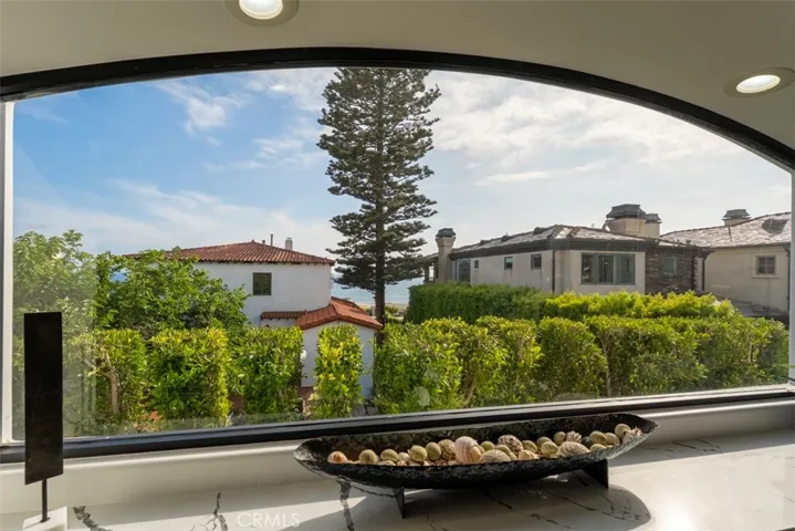 215 Poppy Avenue, Corona Del Mar, California 92625