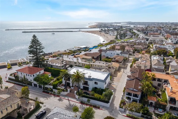 215 Poppy Avenue, Corona Del Mar, California 92625