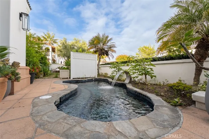 215 Poppy Avenue, Corona Del Mar, California 92625
