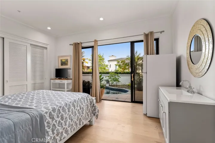 215 Poppy Avenue, Corona Del Mar, California 92625